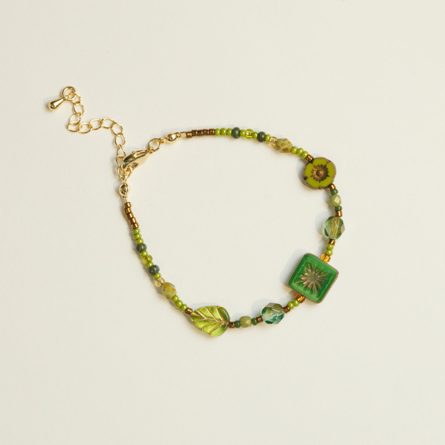 Driekleurige kralenarmband van Tsjechisch glas