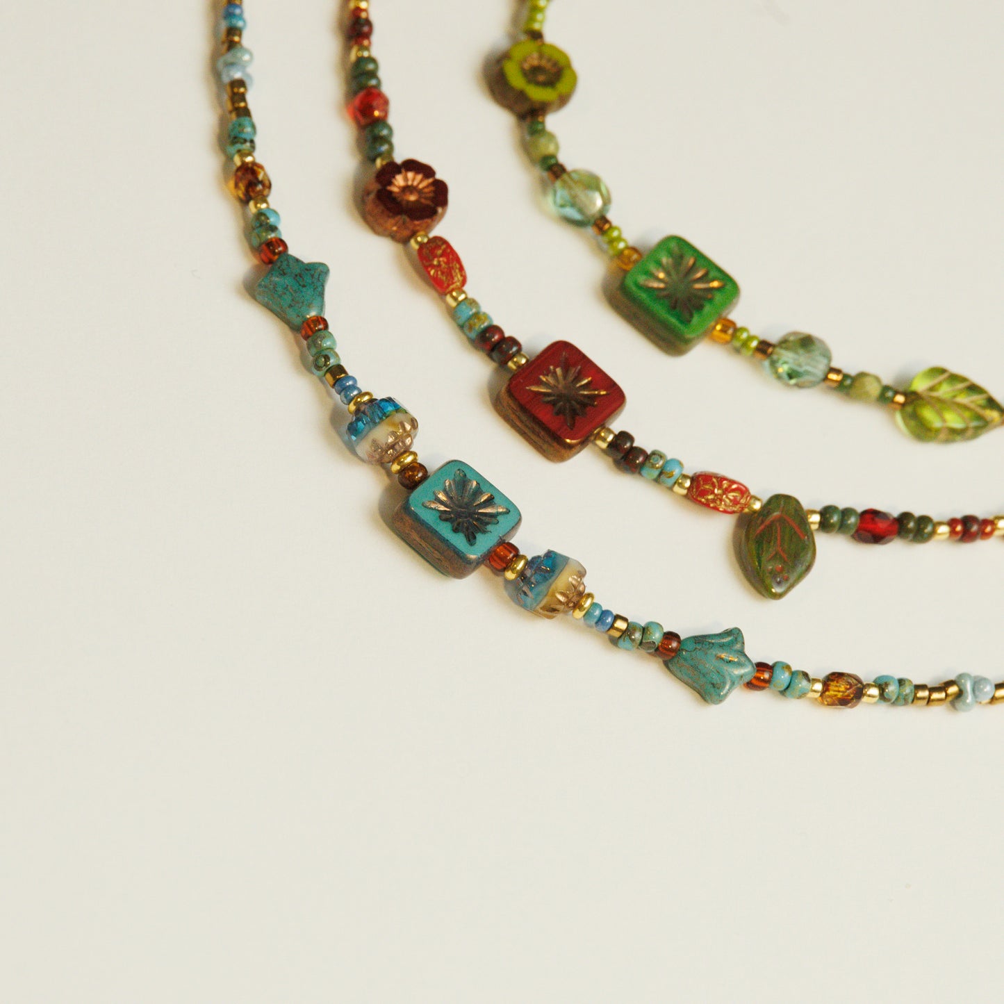 Driekleurige kralenarmband van Tsjechisch glas