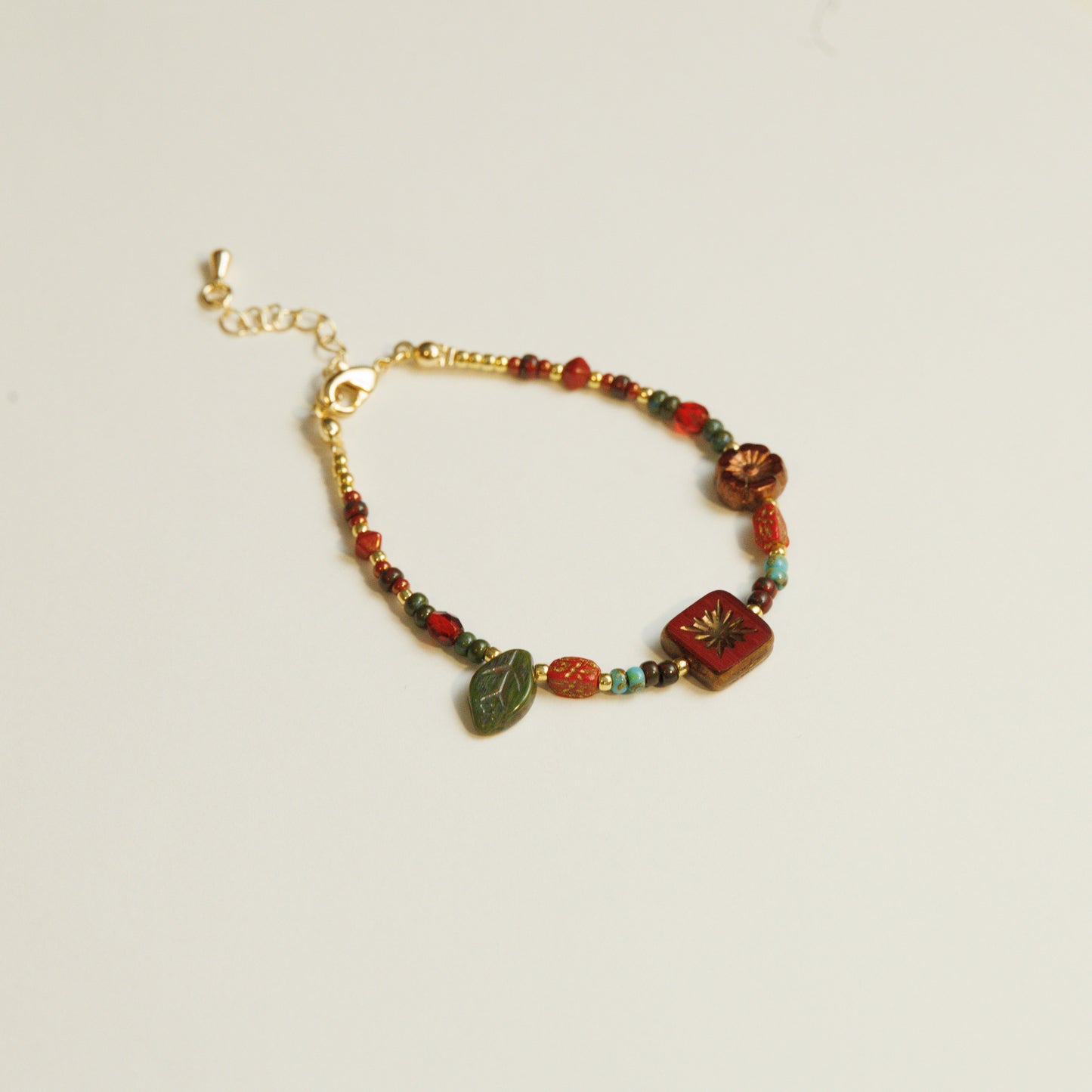 Driekleurige kralenarmband van Tsjechisch glas