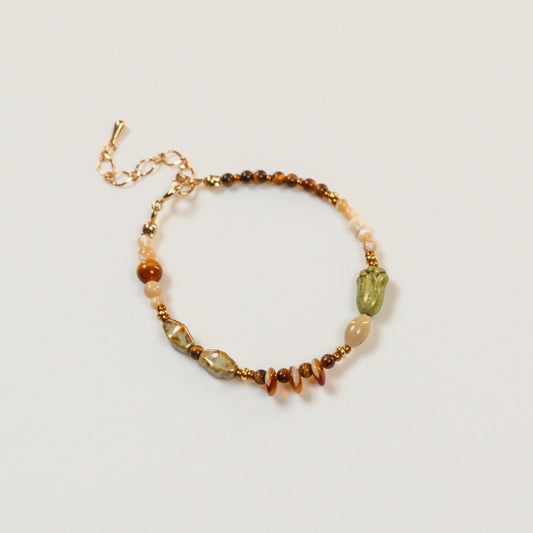 Kralenarmband met tijgeroog geïnspireerd op rozemarijn