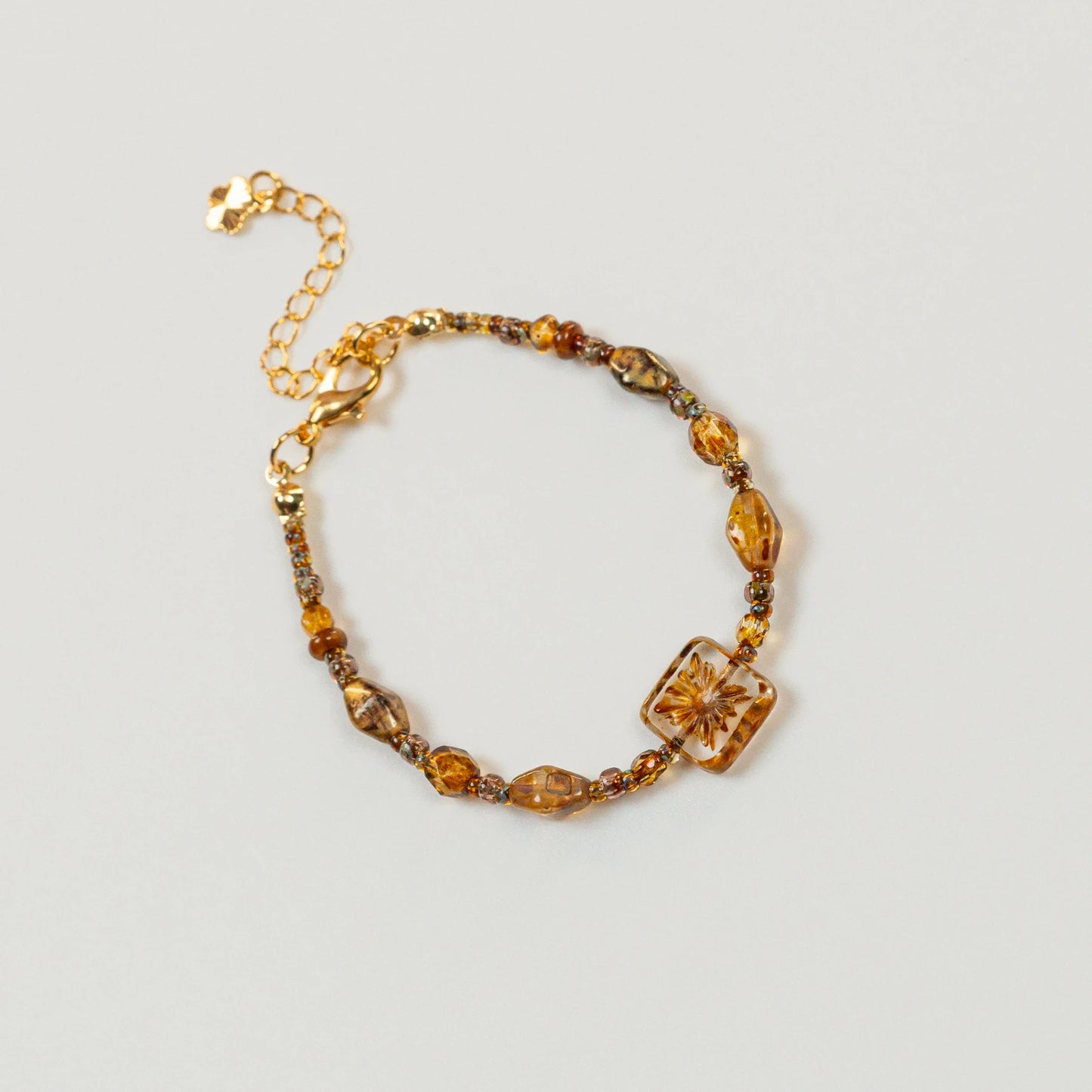 Amberkleurige kralen armband