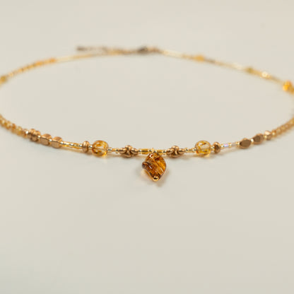 Kralenketting met gouden twisted leaf