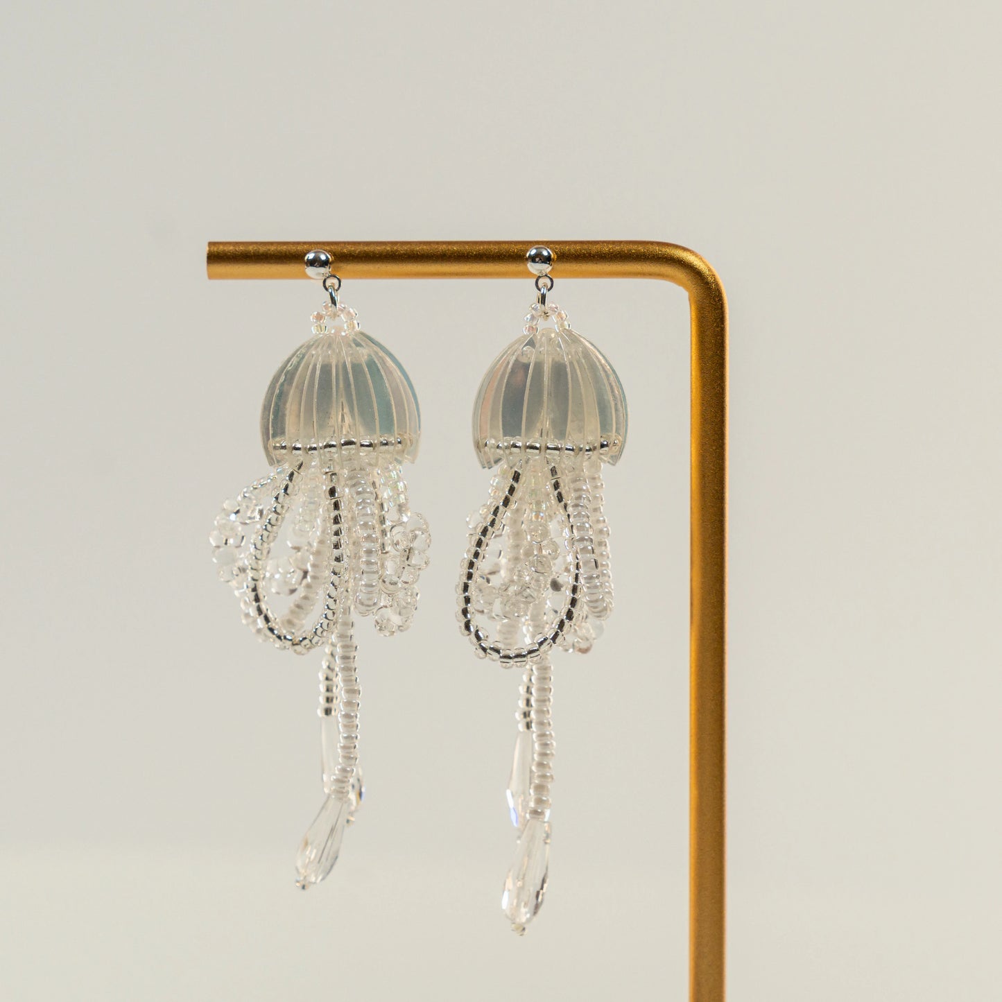 Kraaltjes oorbellen in de vorm van een kwal