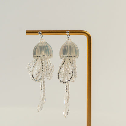 Kraaltjes oorbellen in de vorm van een kwal