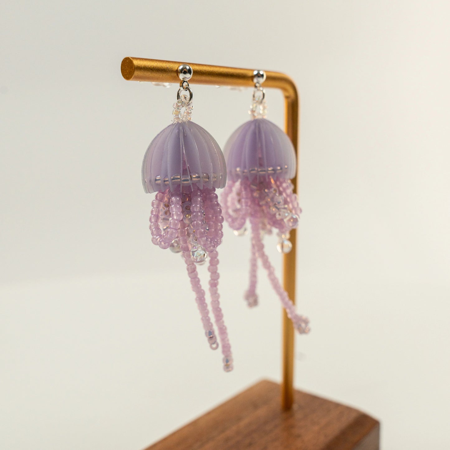 Kraaltjes oorbellen in de vorm van een kwal