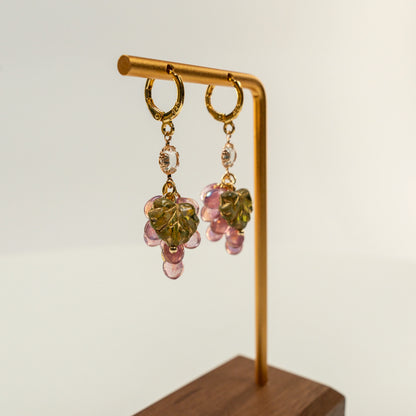 Kraaltjes oorbellen in de vorm van een druiventros