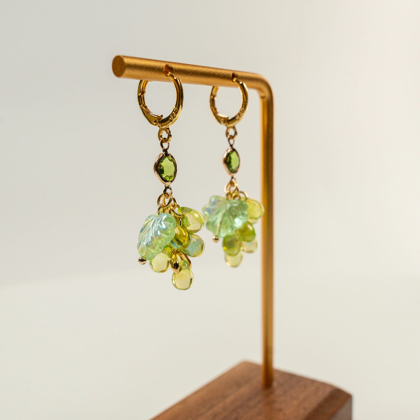 Kraaltjes oorbellen in de vorm van een druiventros