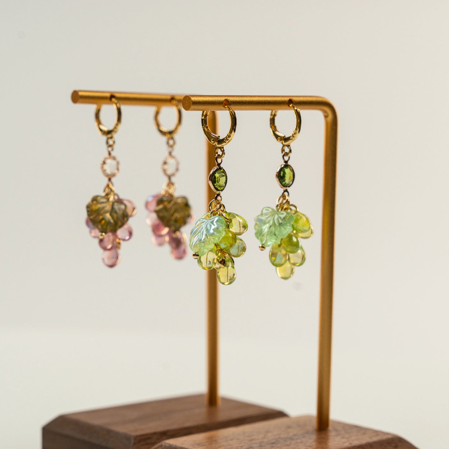 Kraaltjes oorbellen in de vorm van een druiventros