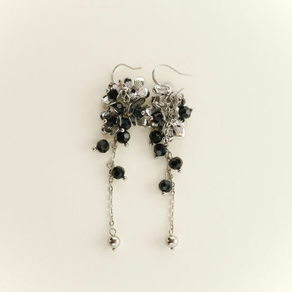 Black spinel flower long earrings