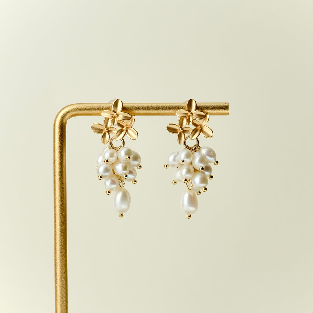Osmanthus grape freshwater pearl earrings