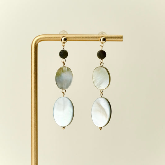 Grey nacre earrings