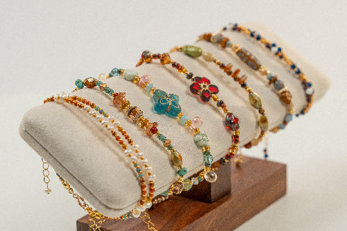 kralen sieraden mooi op een display